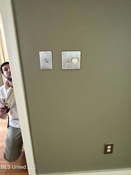 Building Photo - 3564 Cowan Pl