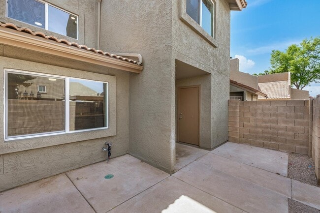 Building Photo - 222 W Brown Rd