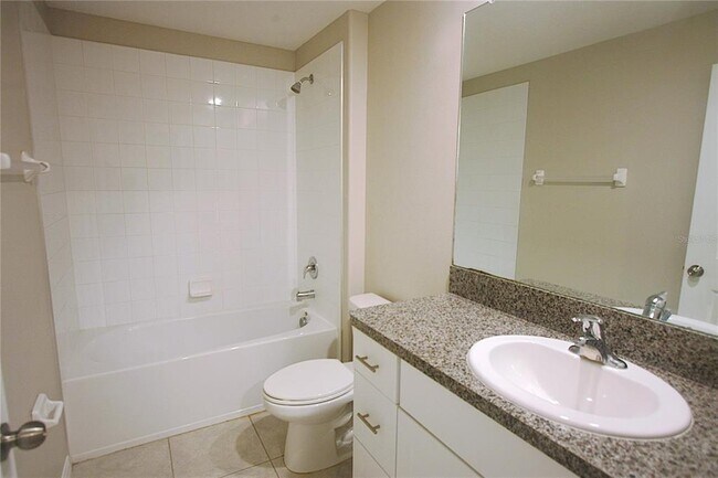 Building Photo - 812 Royal Empress Dr