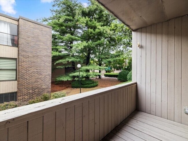 Building Photo - 38 Shrewsbury Green Dr