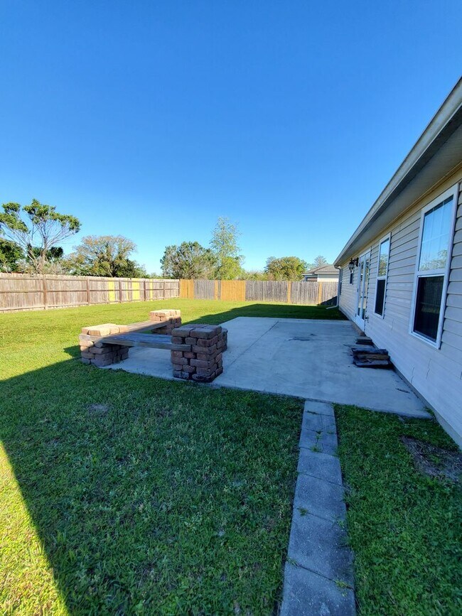 Building Photo - Charming 3-Bedroom Home in Valdosta, GA - Perfect for You and Your Furry Friends!