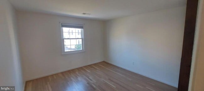 Building Photo - 19100 Annapolis Way