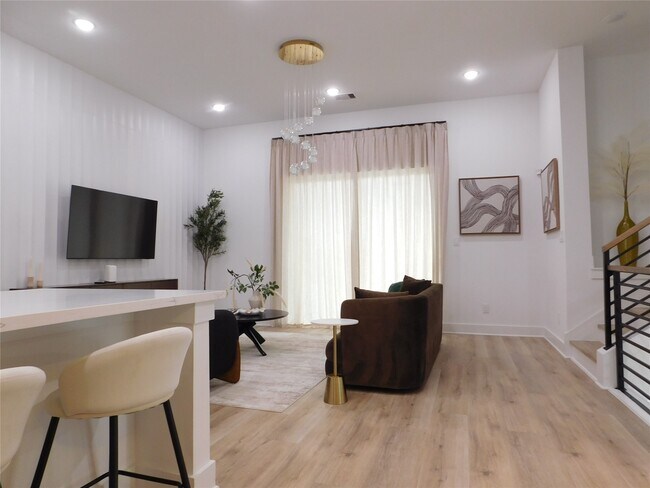 Building Photo - 3460 Bremond St