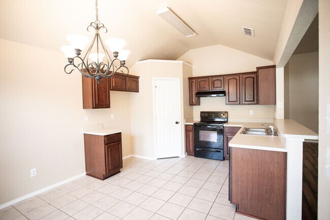 Building Photo - 1912 Cancun Dr