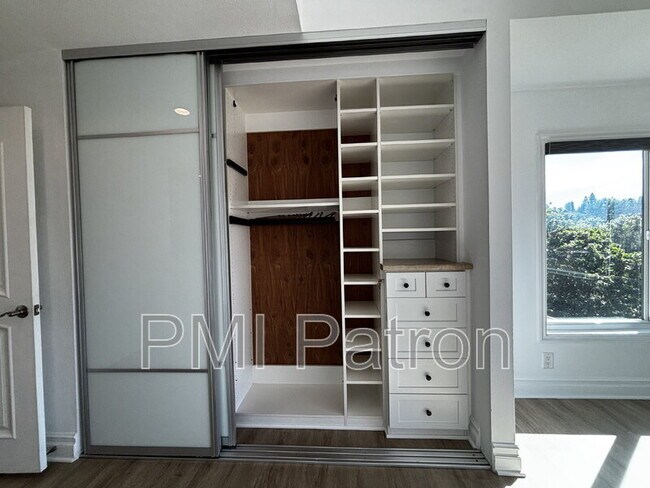 Building Photo - 68 Sea Island Dr