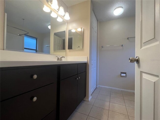 Building Photo - 606 Cedar Grove Dr