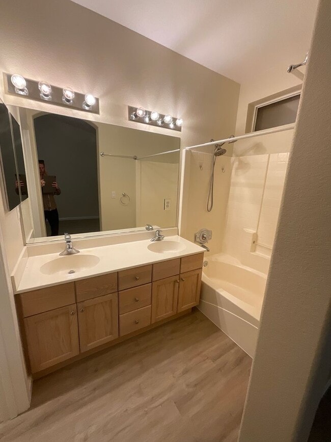 Building Photo - Adorable 3 bedroom with great location!