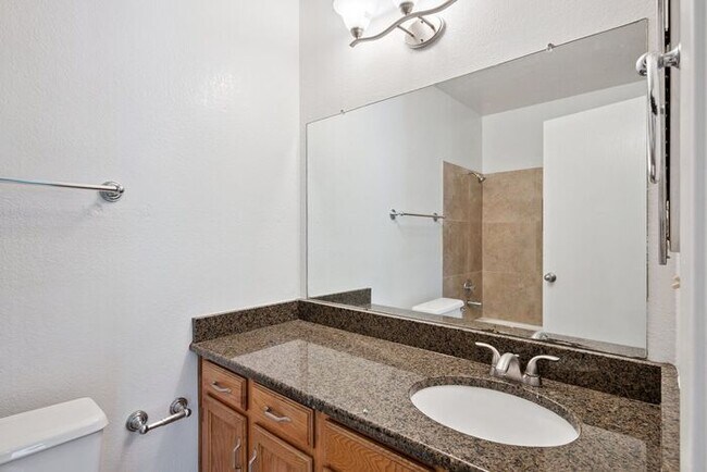 Building Photo - Three bedroom, two bath home!