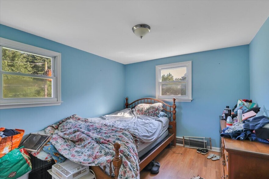 Building Photo - 1580 Hartford-New London Turnpike
