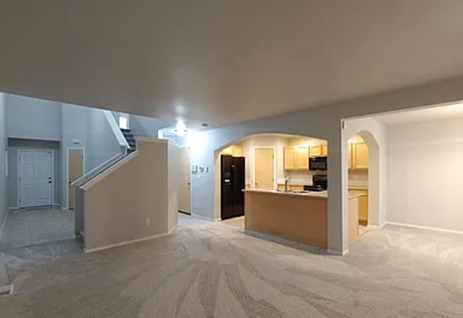 Building Photo - Beautiful 3 Bedroom Home