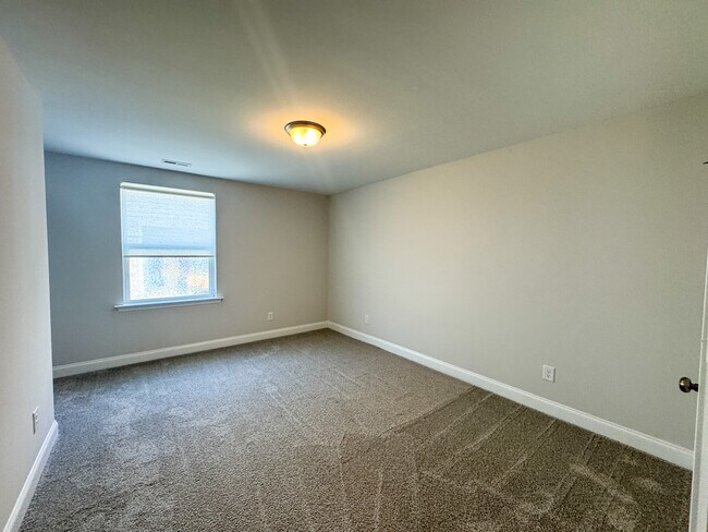 Building Photo - 2202 Rooster Spur Ct