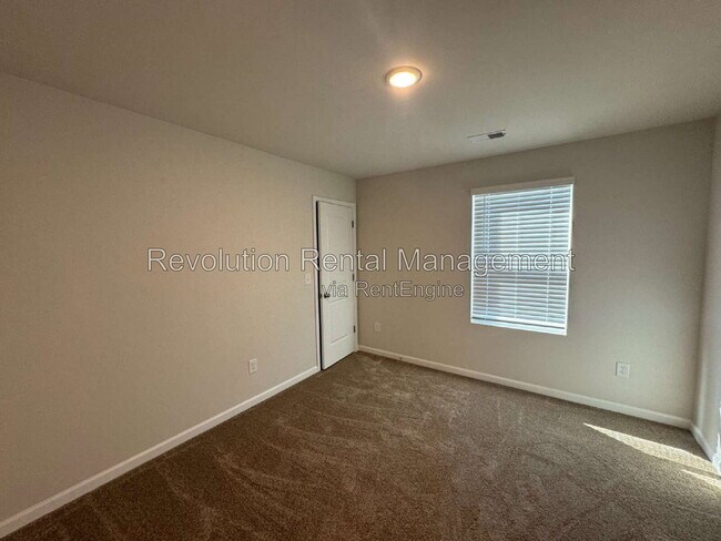 Building Photo - 368 River Walk Farm Pkwy