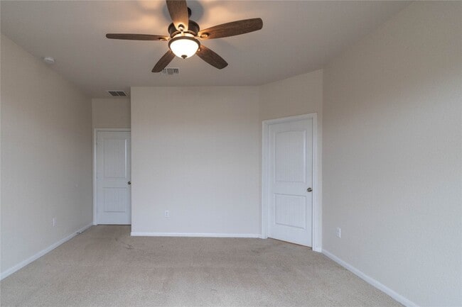 Building Photo - 2880 Donnell Dr