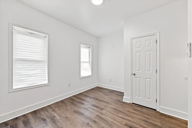 Building Photo - 3049 N Stillman St