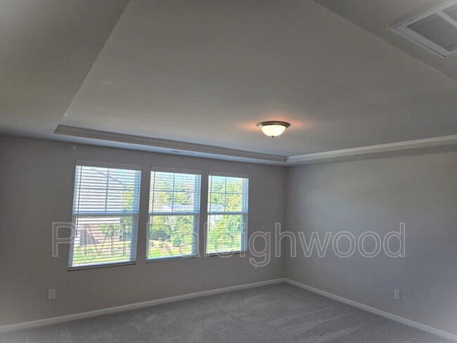 Building Photo - 1060 Maple Br Cir