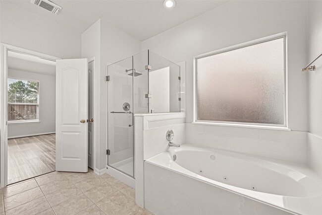 Building Photo - 19343 Dickson Park Dr