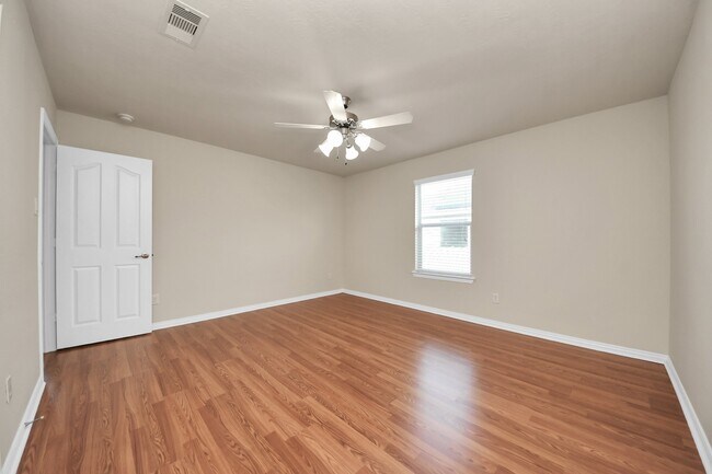 Building Photo - 24503 Hikers Bend Dr