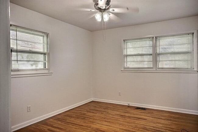 Building Photo - 8306 E Indianapolis St