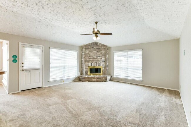 Building Photo - 1227 Hidden Canyon Rd