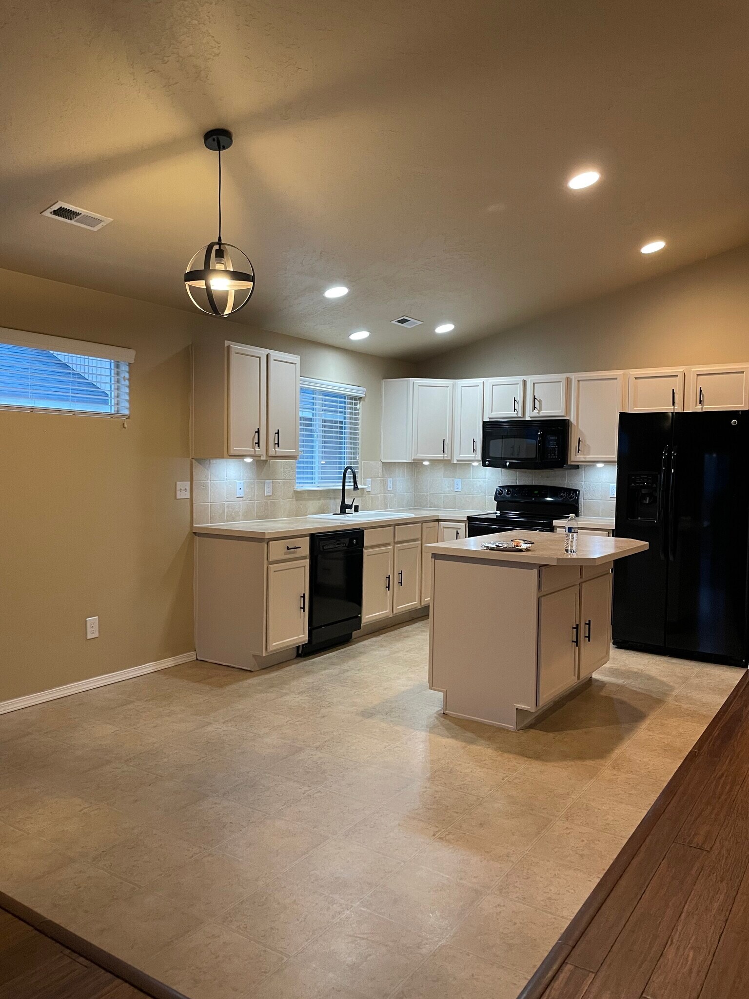 Kitchen - 314 SW Homestead Ave