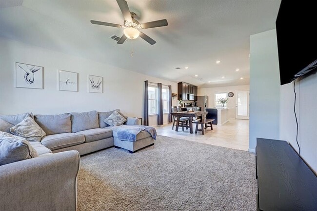 Building Photo - 206 Creek Hollow Dr