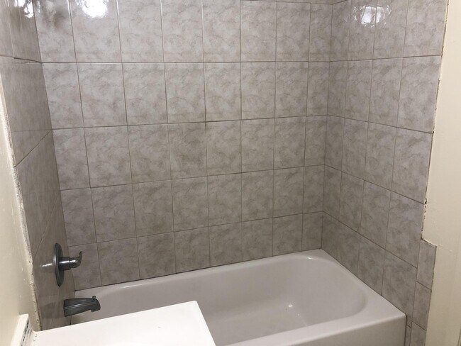 Building Photo - 2811 SW Archer Rd