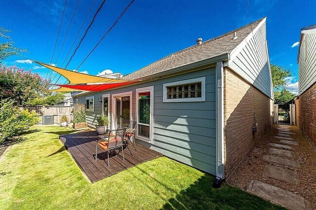 Building Photo - 14427 Briarhills Pkwy