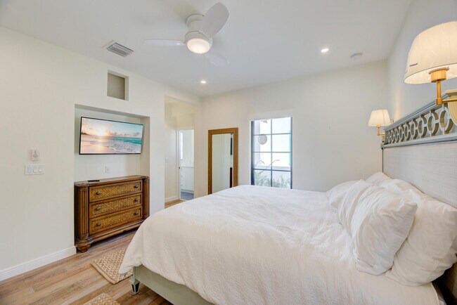 Building Photo - 110 Marine Way