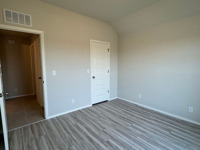 Building Photo - NEW CONTRUCTION - 4 bed-3 bath-3 car garage.