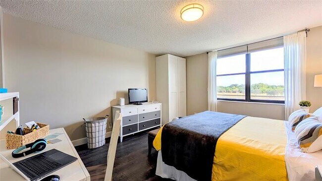 Building Photo - 2767 Carambola Cir S