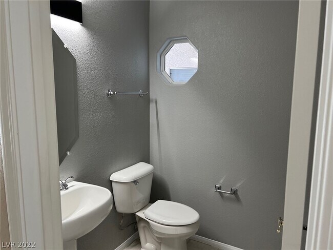 Building Photo - 2229 Fiero Dr