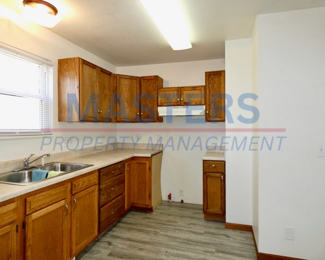 Building Photo - 2242 Kent St