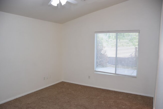 Building Photo - 3242 Velvet Rose St