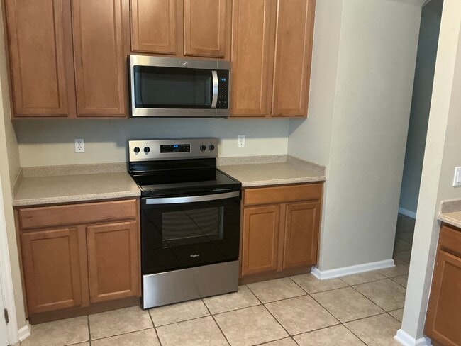 Building Photo - 461 Misty Oaks Run