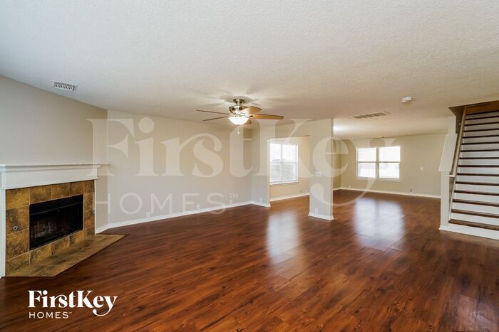 Building Photo - 15827 Brisbane Dr