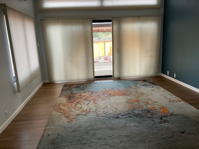 Building Photo - 200 Michaels Ranch Dr