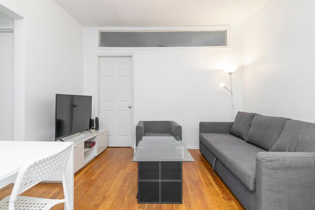 Building Photo - 333 E 81st St