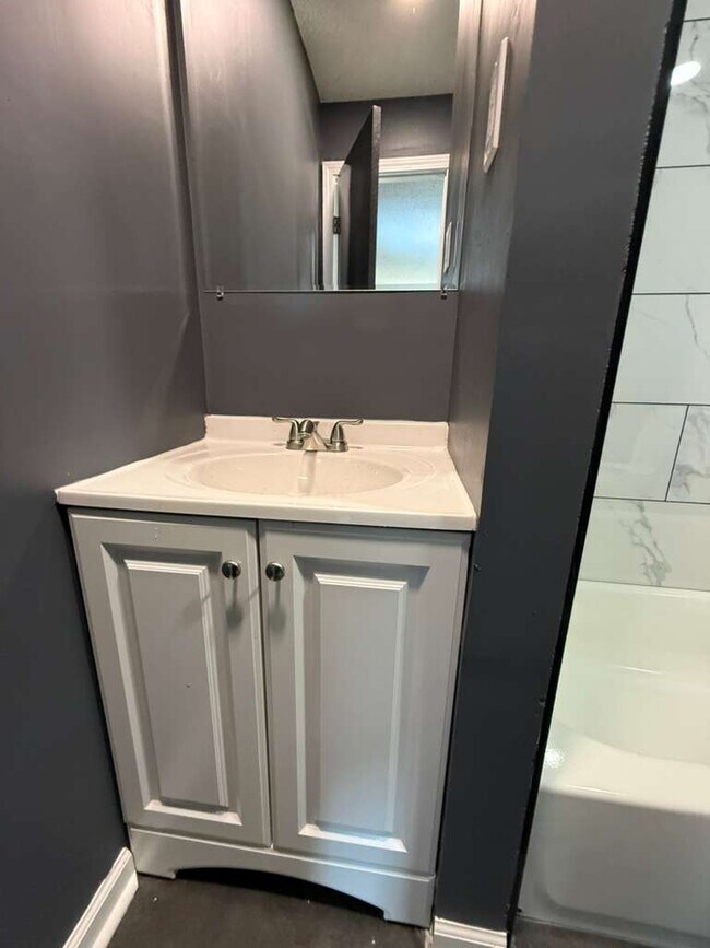 Building Photo - 1266 Russwood Rd