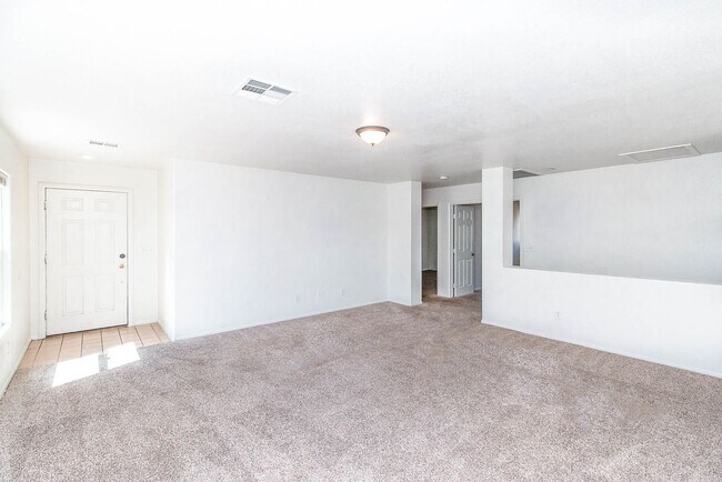 Building Photo - BEAUTIFUL SINGLE-STORY HOME LOCATED IN LAS...
