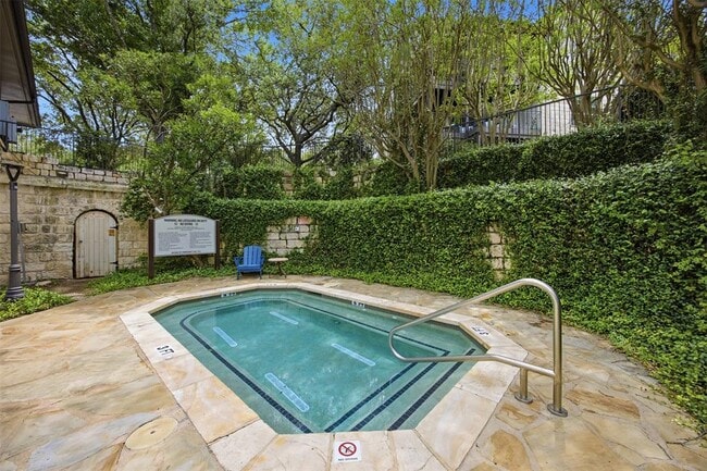 Building Photo - 6000 Shepherd Mountain Cove