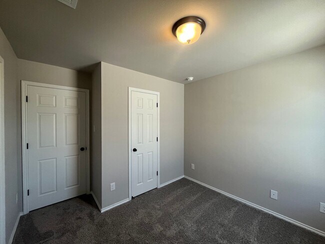 Building Photo - 8615 Valentina Wy