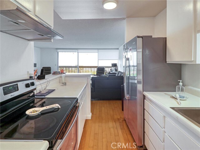 Building Photo - 6542 Ocean Crest Dr