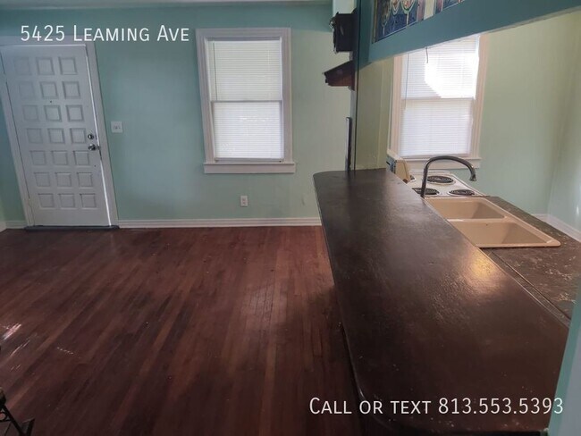 Building Photo - 5425 Leaming Ave