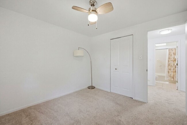 Building Photo - 1624 W Weathersfield Way