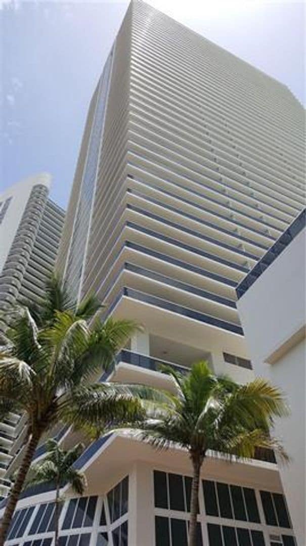 Building Photo - 1830 S Ocean Dr