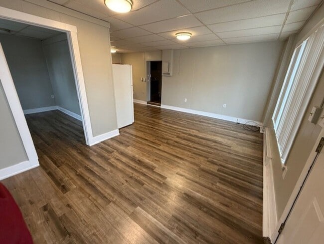 Building Photo - AVAILABLE NOW! 1 bedroom 1 bathroom apartment in Newport, PA