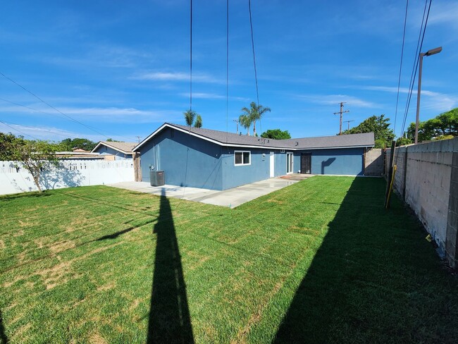 Building Photo - Newly Remodeled 3-Bedroom, 2-Bathroom Home...