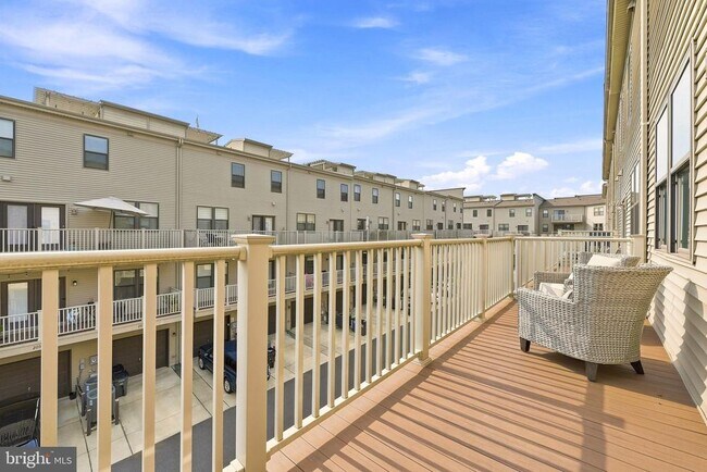 Building Photo - 44824 Tiverton Sq