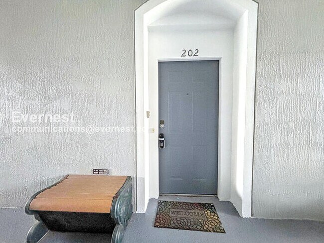 Building Photo - Modern 2-Bed Condo with Balcony / Furnished or Unfurnished / Pet Friendly / Available Now!