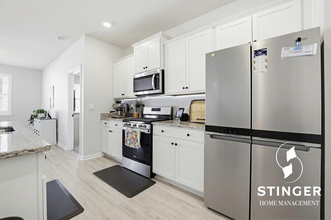 Building Photo - 334 Sanctuary Dr